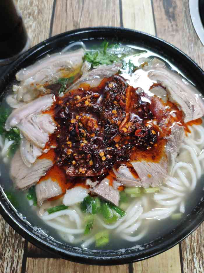 张云开非碗砂锅羊肉粉-"位置在华润d区,才开不久.看起来好像很好.