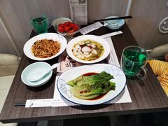 -钟书阁(群光广场店)