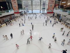 -冰纷万象滑冰场(深圳万象城店)
