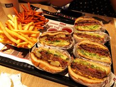 -The Habit Burger Grill 哈比特汉堡(复兴soho店)