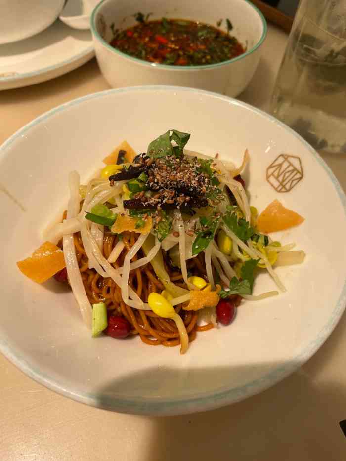 椰客·海南椰子鸡(骏壹万邦店)-"环境挺不错的,舒适自然不过有很吵杂