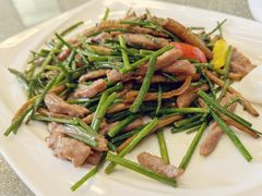 韭菜花茶树菇炒牛柳-鹅公村·国家非遗传承(荔湾店)