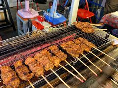 -席娜卡琳火车铁道夜市