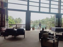 -亚龙湾喜来登·美景台大堂吧