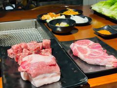 -肉甲韩国木炭烤肉(新壹街1店)