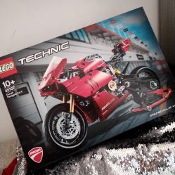 -乐高授权专卖店(华采天地店)