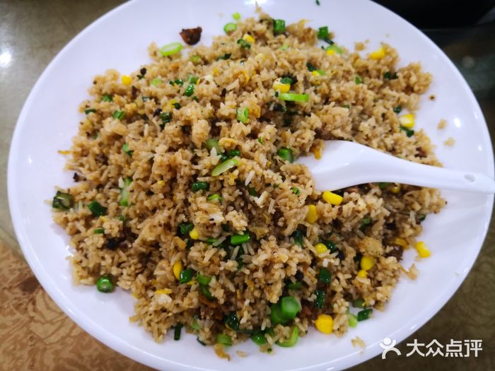 红日饭店(裕隆三路店)鱼肠炒饭图片