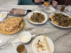 -李连贵熏肉美食酒楼(东市商贸店)