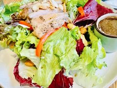 低温鸡腿烤甜椒蔬菜沙拉-闲·胡同 Barblu Hutong(雍和宫五道营店)