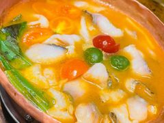 香辣酸菜黑鱼火锅-云海肴·汽锅鸡·云南菜(天津国金汇店)