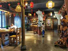 大堂-头上红煨盐鸡·非遗院子餐厅