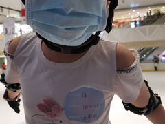 -冰纷万象滑冰场(南山万象天地店)