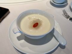燕窝炖鲜奶-龙景轩(香港四季酒店)