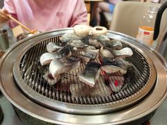 -围炉肉舍•炭烤活鳗•丹东海鲜烤肉(步行街店)