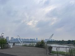 -南京眼步行桥