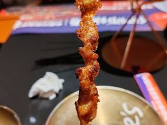 烤掌中宝-何师烧烤Pro ·小龙虾·江湖川菜·精酿啤酒(太古里旗舰店)