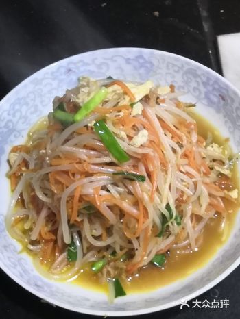 开春了,新韭上市,豆芽鲜嫩,炒盘合菜,润肺清火