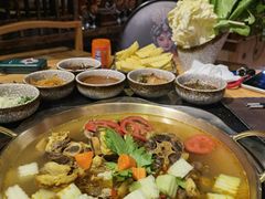 -顶顶汤火牛排火锅·经典铜锅涮肉