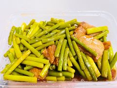 肉炒蒜苔-老边饺子馆(东单店)