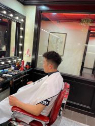 -东方先生国潮男士理发馆