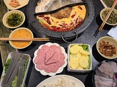 -宽板凳老灶火锅(台湾街店)