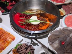 -茅草房·河畔园林火锅