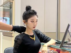 -王府井百货熙地港店