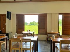 -Chom Cafe and Restaurant