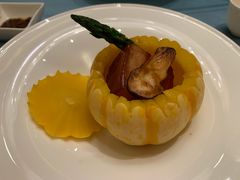 迷你南瓜红烧肉配煎松茸-阳澄湖费尔蒙酒店颐丰阁中餐厅(马鞍山西路店)