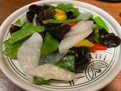 -云海肴·汽锅鸡·云南菜(天山百盛优客店)