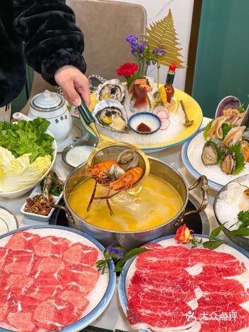 在广州！花点小钱就能吃海鲜刺身火锅