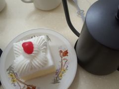 -红宝石·鲜奶小方·海派西点房(莘庄龙之梦店)