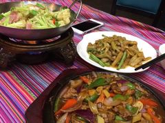 -香巴拉云南餐厅(华莱坞店)