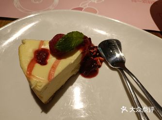 「西堤牛排(龙德广场店)」 附近为数不多的牛排店