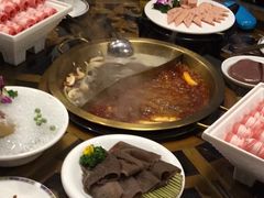 -小天鹅火锅·一线江景洪鼎旗舰店(洪崖洞店)