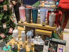 零售区-星巴克臻选(上海中环广场2F店)