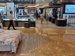 -王府井百货熙地港店