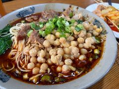 牛腩面加豌豆-丁丁猫重庆小面(徐州路店)