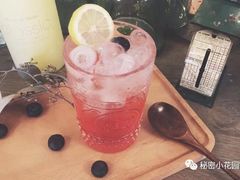 草莓mix柠檬-秘密小花园(第三中学店)