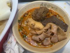 -老牌坊云南鱼豆花火锅(哈西万达店)