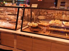 面包甜点陈列柜-巴黎贝甜(大宁国际商业广场店)