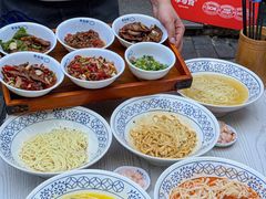 -李与白包子铺(桐梓林店)