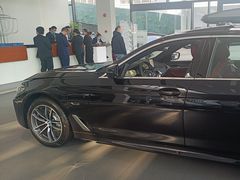 -上海宝信宝马4S店