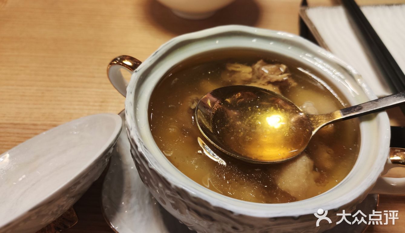 去天津吃不惯当地的吃的就去吃了茶餐厅