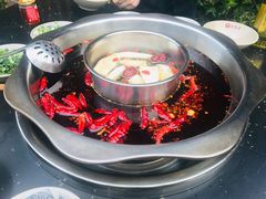 -茅草房·河畔园林火锅