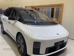 -理想汽车(世纪汇店)