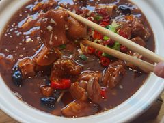 香辣美容蹄-小船渔村•大连菜•大连焖鱼(明泽街店)