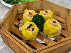 虾仁蟹籽干蒸烧卖-九龙茶记·粤式餐厅融合菜(鹭江店)