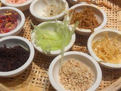 -包整·丝娃娃(一览甲秀楼风景店)