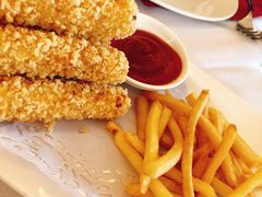 炸鱼柳配薯条-弘雅饭店